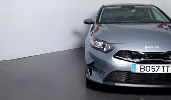 KIA Ceed 5DR 10T-GDI 6MT completo