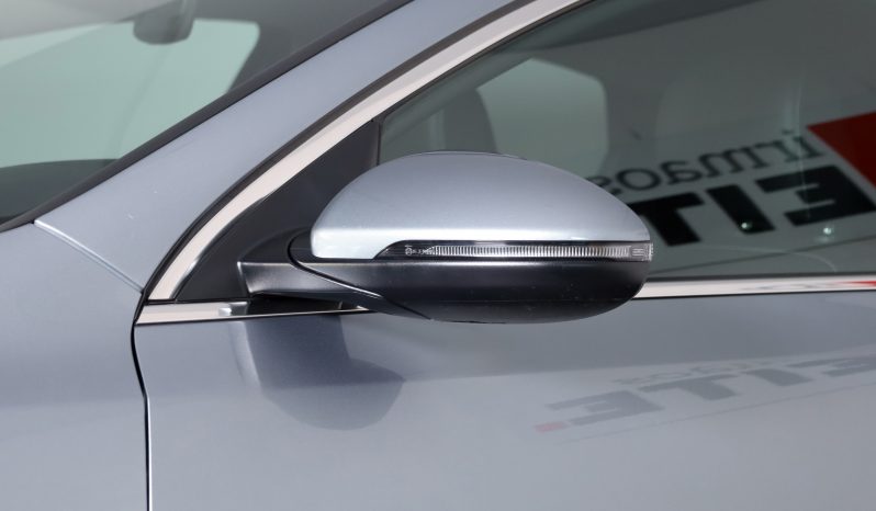 KIA Ceed 5DR 10T-GDI 6MT completo