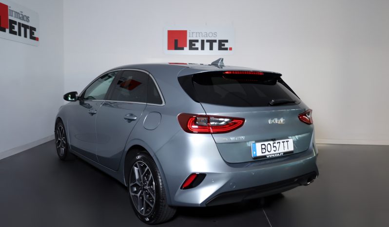 KIA Ceed 5DR 10T-GDI 6MT completo