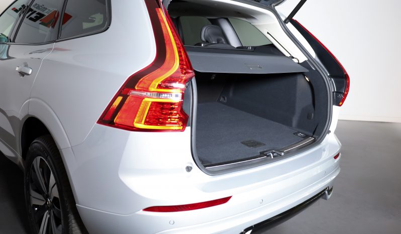 Volvo XC60 T6 AWD Híbrido Plug-in Plus Dark completo