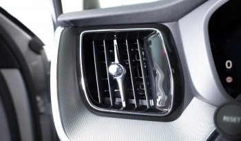 Volvo XC60 T6 AWD Híbrido Plug-in Plus Dark completo