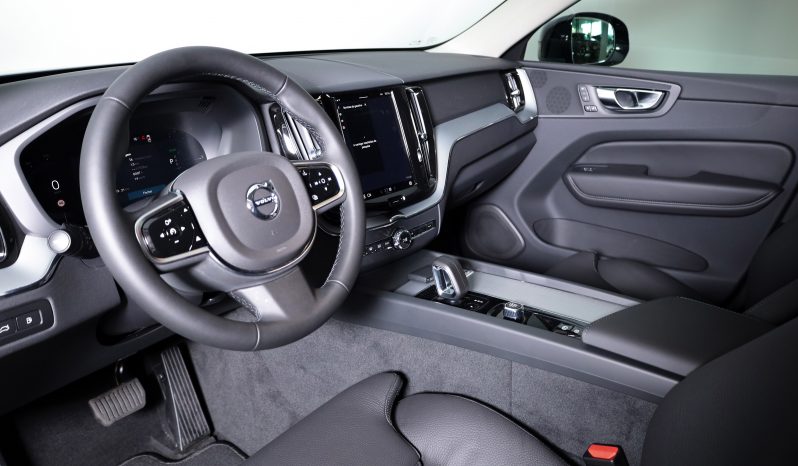 Volvo XC60 T6 AWD Híbrido Plug-in Plus Dark completo