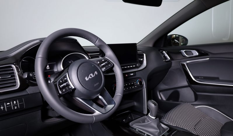 KIA XCeed 1.0 T-GDi 6MT DRIVE completo