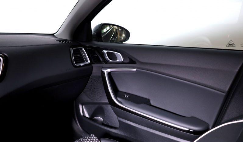 KIA XCeed 1.0 T-GDi 6MT DRIVE completo