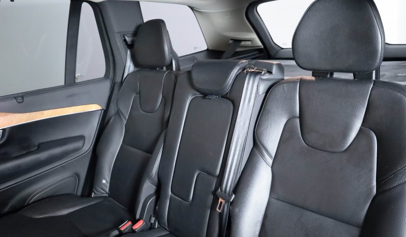 Volvo XC90 Recharge Inscription, T8 AWD híbrido plug-in, 7 lugares completo