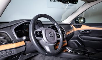 Volvo XC90 Recharge Inscription, T8 AWD híbrido plug-in, 7 lugares completo