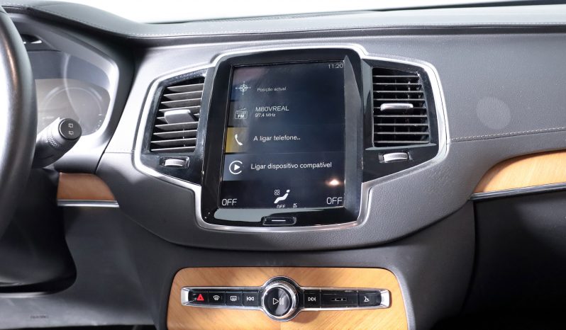 Volvo XC90 Recharge Inscription, T8 AWD híbrido plug-in, 7 lugares completo