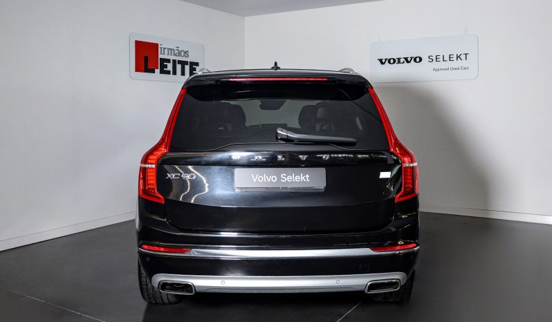 Volvo XC90 Recharge Inscription, T8 AWD híbrido plug-in, 7 lugares completo
