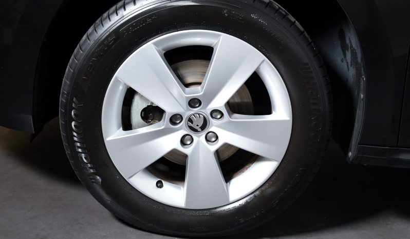 Skoda Kamiq 1.0 TSI 95cv completo