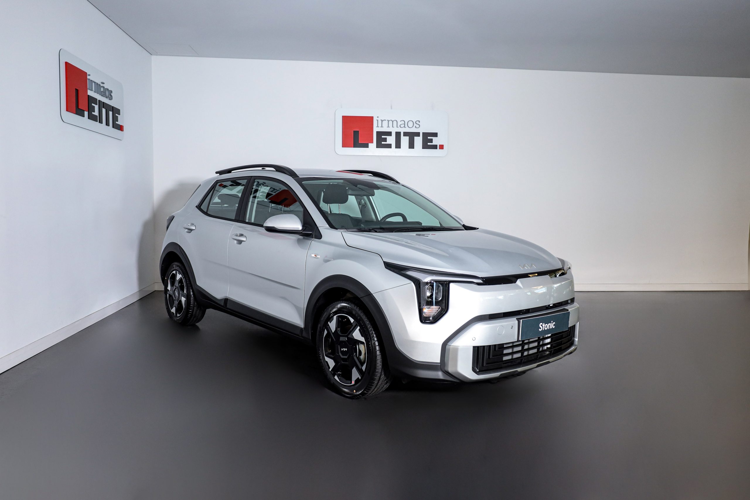 Kia STONIC 1.0T-GDI 6MT TECH