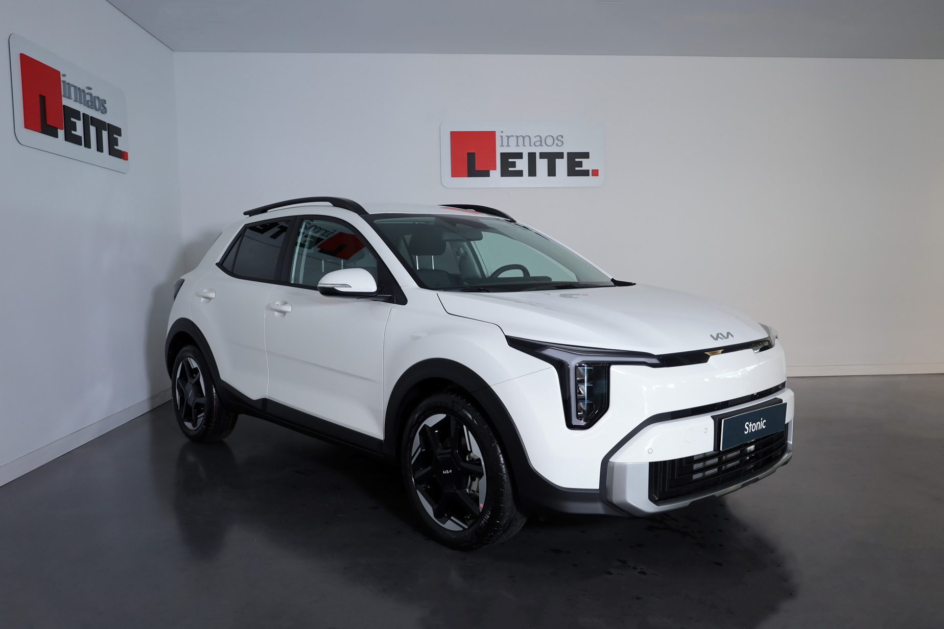 Kia STONIC 1.0T-GDI 6MT TECH