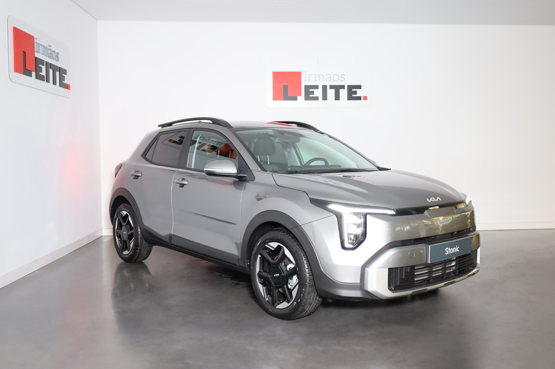 Kia STONIC 1.0T-GDI 6MT TECH