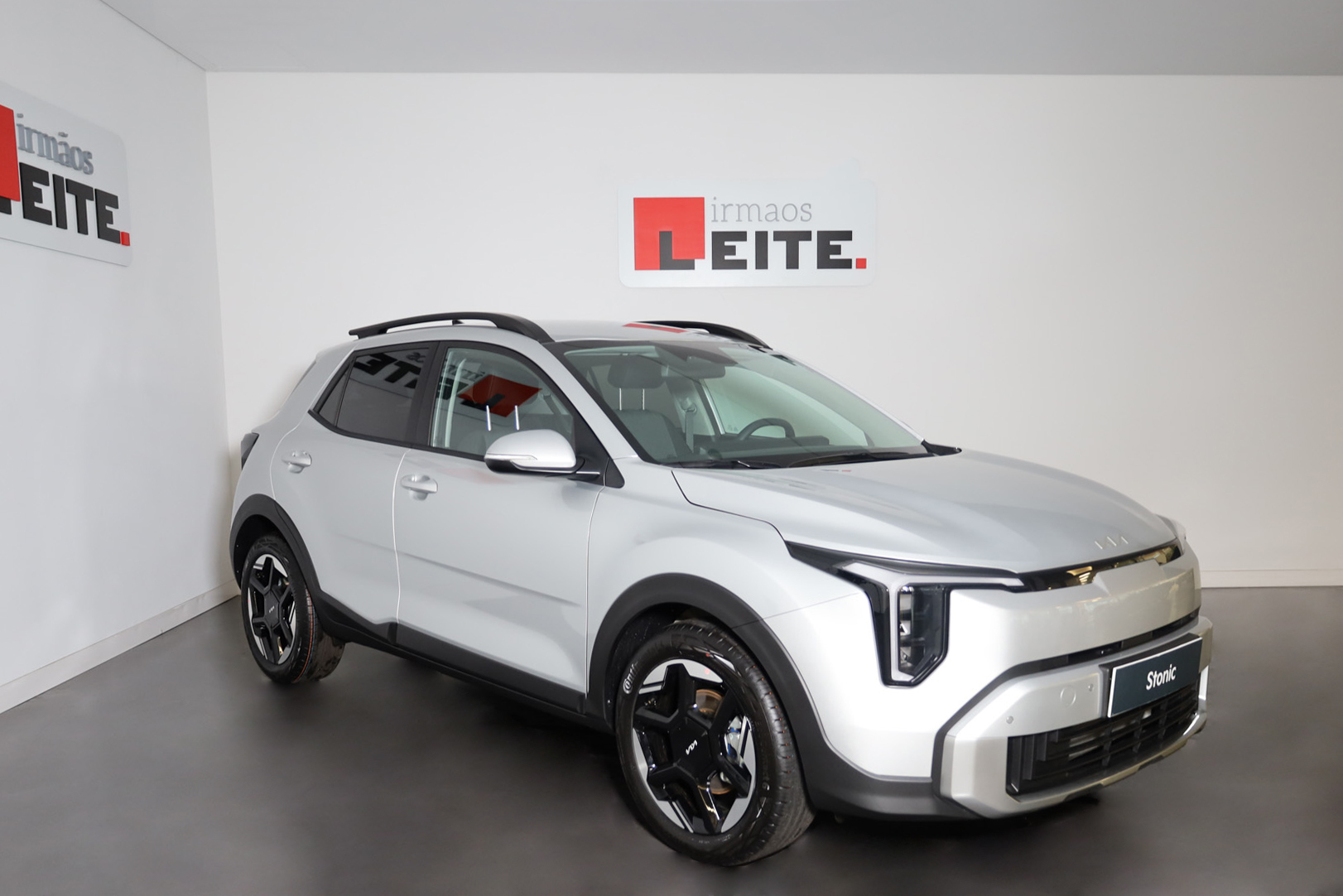 Kia STONIC 1.0T-GDI 6MT TECH