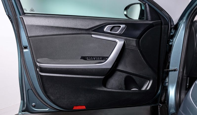 KIA XCeed 1.0 T-GDI 6MT DRIVE completo