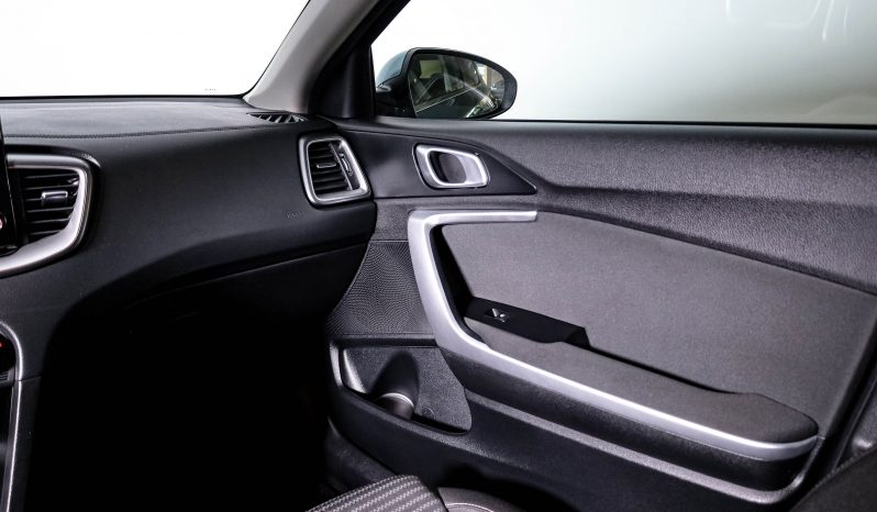 KIA XCeed 1.0 T-GDI 6MT DRIVE completo