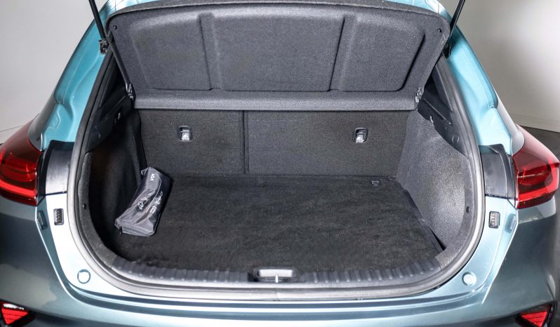 KIA XCeed 1.0 T-GDI 6MT DRIVE completo