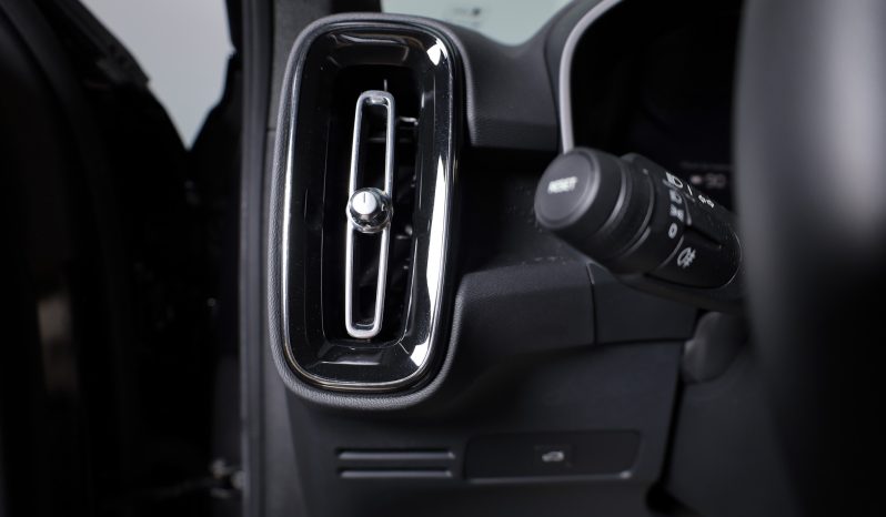 Volvo EC40 Single Motor Extended Range Plus completo