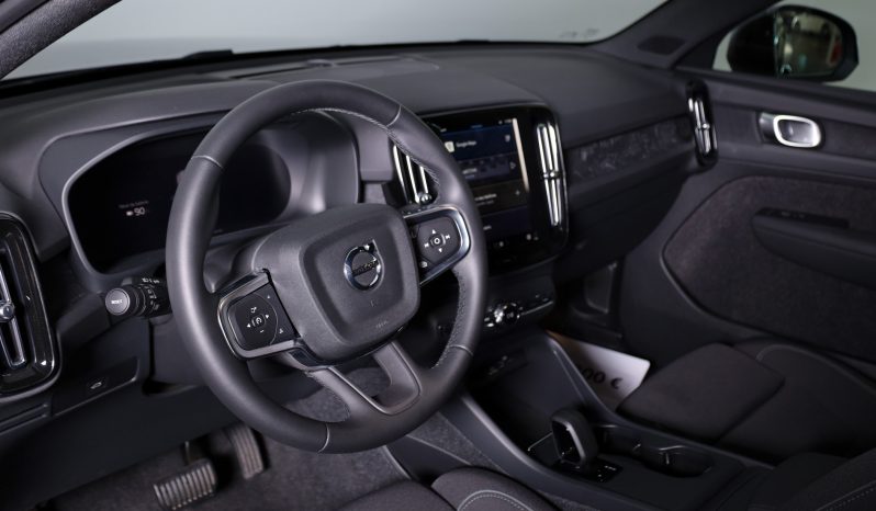 Volvo EC40 Single Motor Extended Range Plus completo