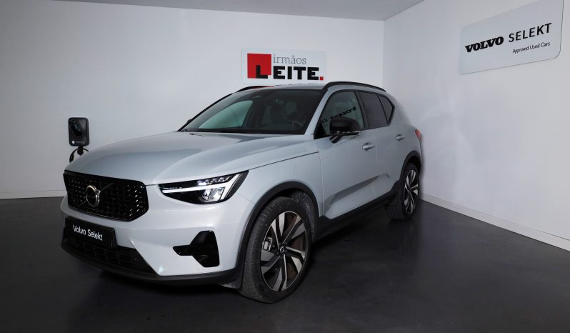 Volvo XC40 B3 163cv Plus Dark Auto completo