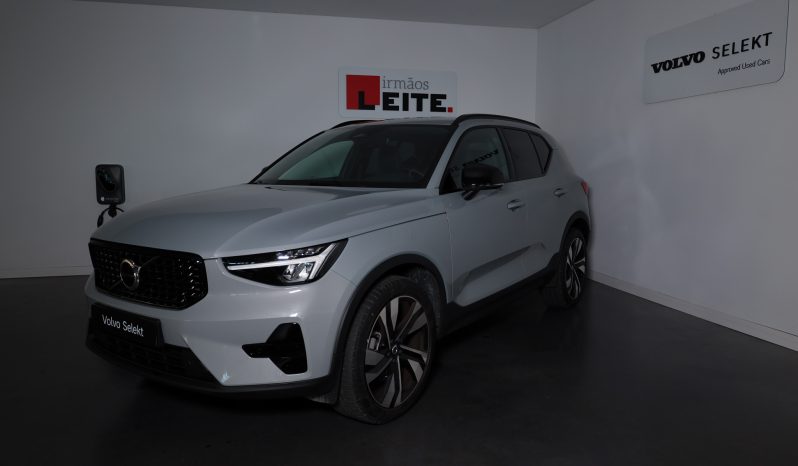 Volvo XC40 B3 163cv Plus Dark Auto completo