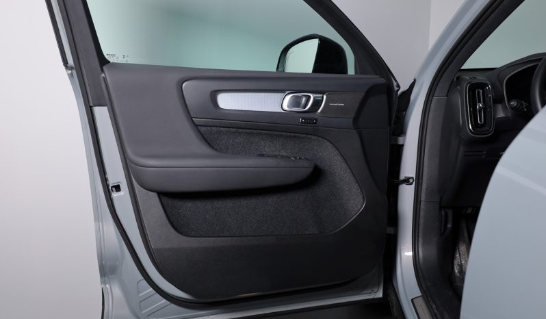 Volvo XC40 B3 163cv Plus Dark Auto completo