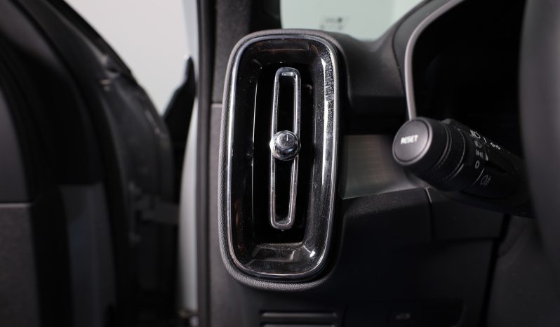 Volvo XC40 B3 163cv Plus Dark Auto completo