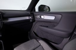 Volvo XC40 B3 163cv Plus Dark Auto completo