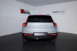 Volvo XC40 B3 163cv Plus Dark Auto completo