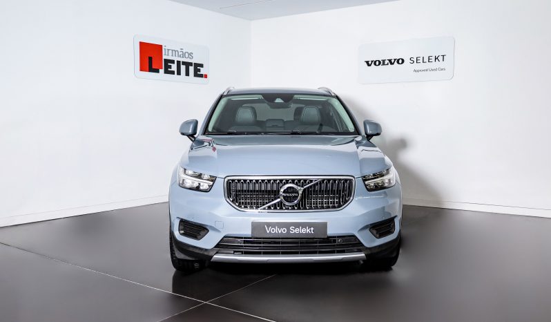 Volvo XC40 1.5 T3 156 Momentum Tech Edition completo