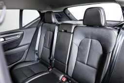 Volvo XC40 1.5 T3 156 Momentum Tech Edition completo