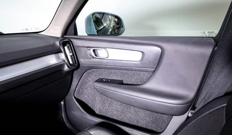 Volvo XC40 1.5 T3 156 Momentum Tech Edition completo