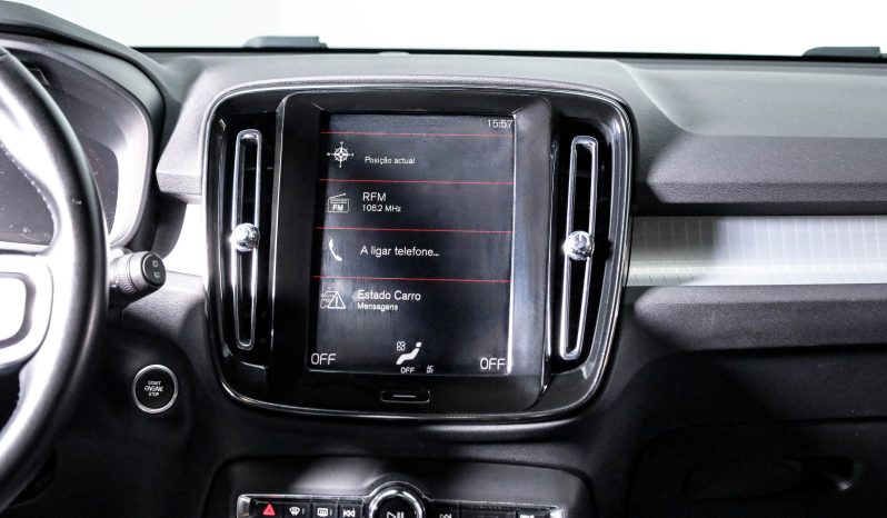 Volvo XC40 1.5 T3 156 Momentum Tech Edition completo