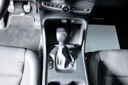 Volvo XC40 1.5 T3 156 Momentum Tech Edition completo