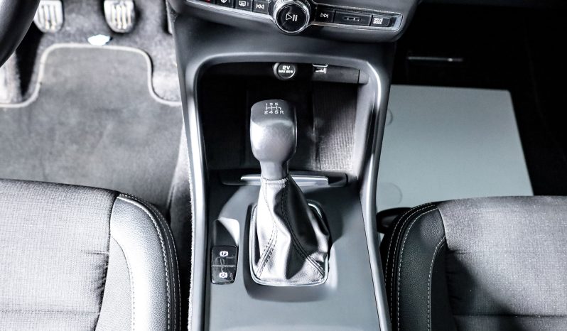 Volvo XC40 1.5 T3 156 Momentum Tech Edition completo