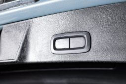 Volvo XC40 1.5 T3 156 Momentum Tech Edition completo