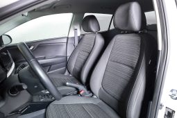 Kia STONIC 1.0T-GDI 6MT DRIVE completo