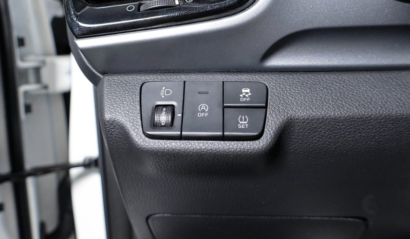 Kia STONIC 1.0T-GDI 6MT DRIVE completo