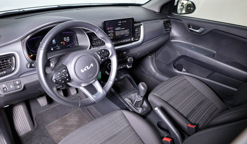 Kia STONIC 1.0T-GDI 6MT DRIVE completo