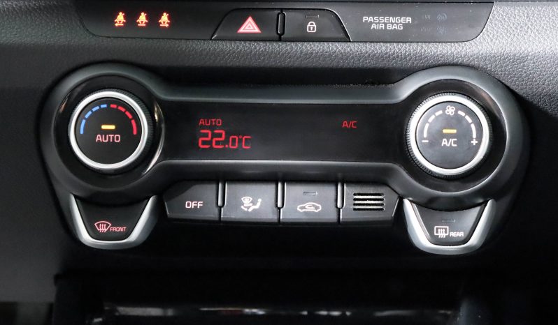 Kia STONIC 1.0T-GDI 6MT DRIVE completo