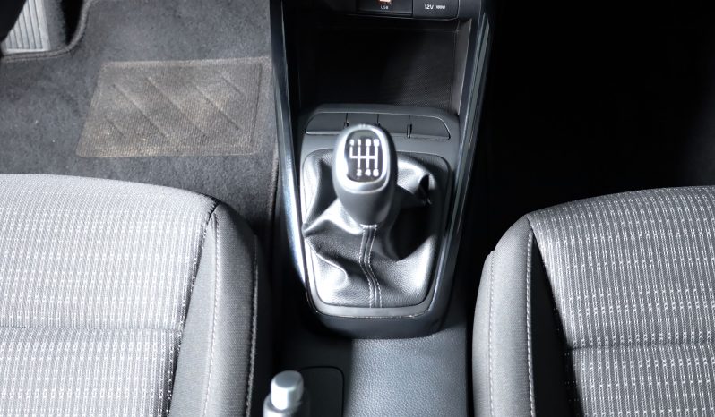 Kia STONIC 1.0T-GDI 6MT DRIVE completo