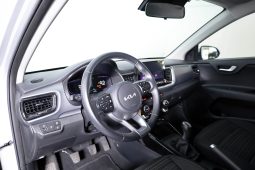 Kia STONIC 1.0T-GDI 6MT DRIVE completo