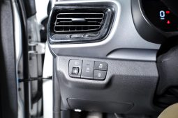 Kia STONIC 1.0T-GDI 6MT DRIVE completo