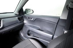 Kia STONIC 1.0T-GDI 6MT DRIVE completo