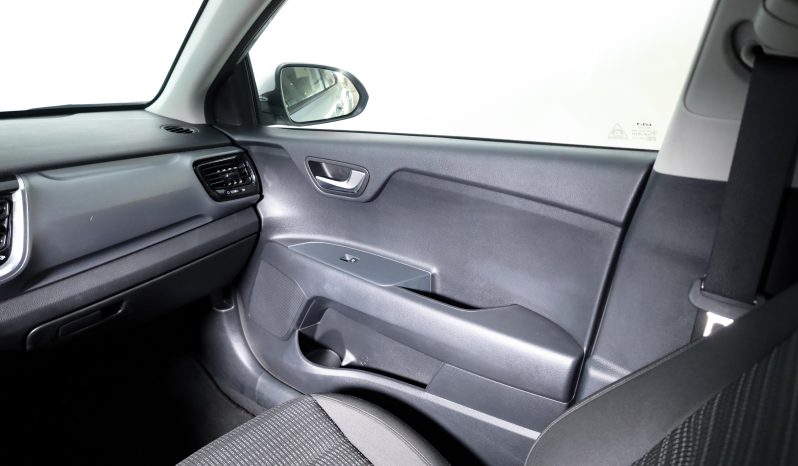 Kia STONIC 1.0T-GDI 6MT DRIVE completo