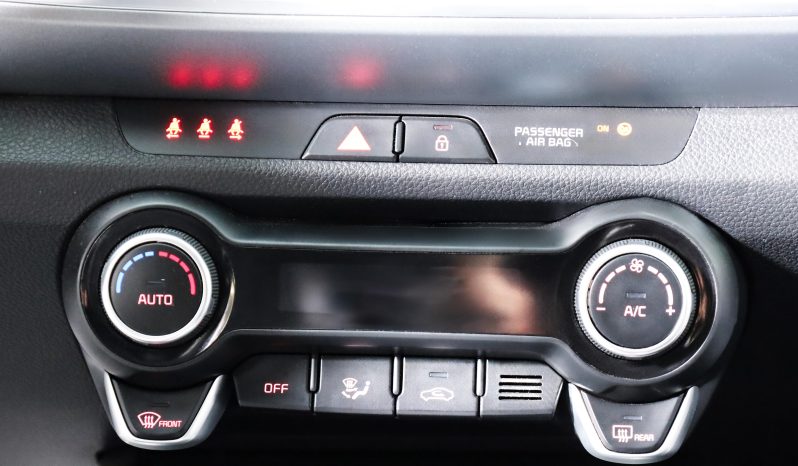 Kia STONIC 1.0T-GDI 6MT DRIVE completo