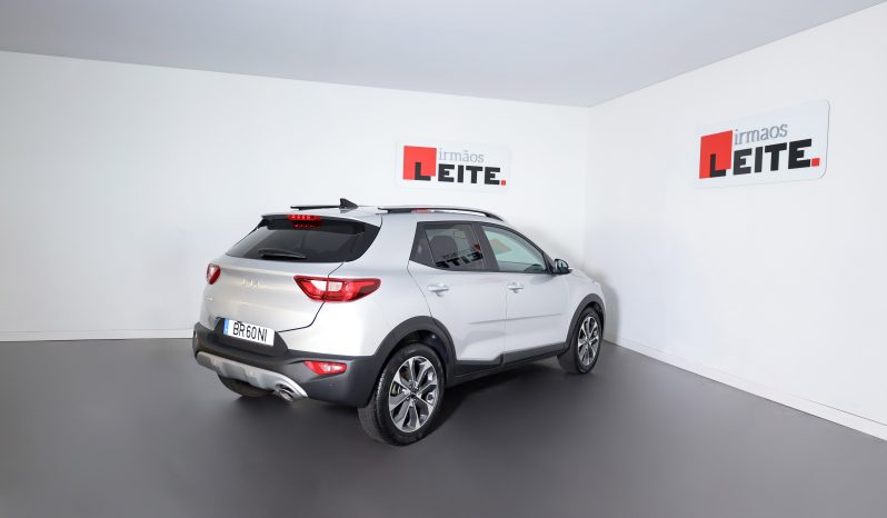 Kia STONIC 1.0T-GDI 6MT DRIVE completo
