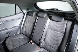 Kia STONIC 1.0T-GDI 6MT DRIVE completo