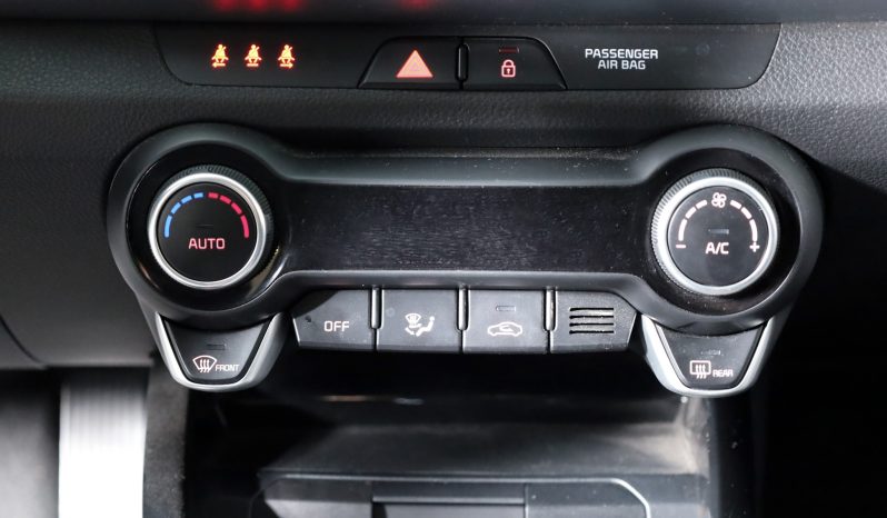 Kia STONIC 1.0T-GDI 6MT DRIVE completo