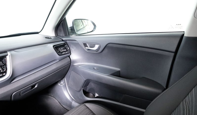 Kia STONIC 1.0T-GDI 6MT DRIVE completo