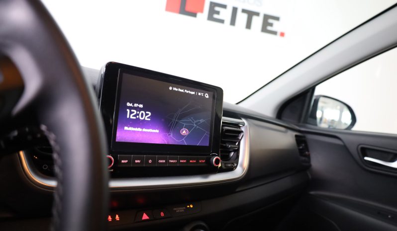 Kia STONIC 1.0T-GDI 6MT DRIVE completo